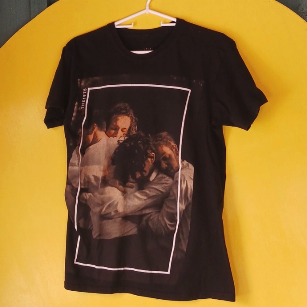The 1975 band tour shirt size med.